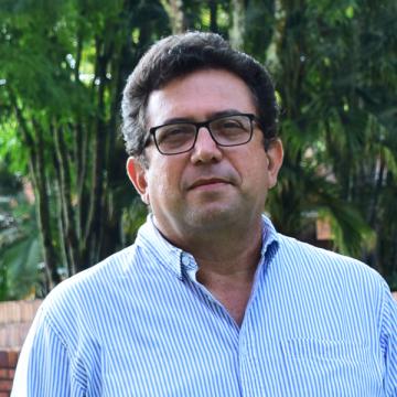 Juan Carlos Martínez Arias, profesor de la Javeriana Cali Juan Carlos Martínez Arias, profesor de la Javeriana Cali
