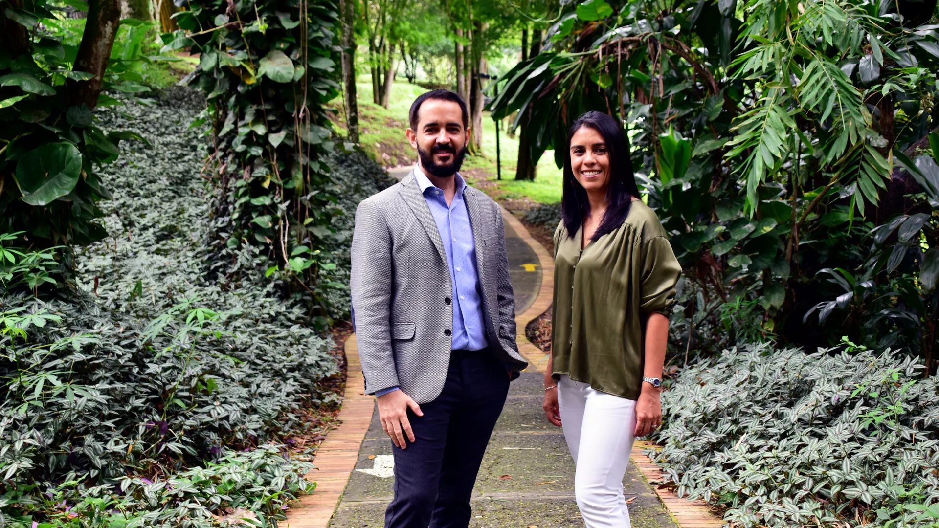 Lya Paola Sierra y Pavel Vidal, creadores del Indicador Mensual de Actividad Económica de la Javeriana Cali