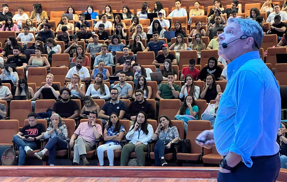 "Hemos ido construyendo una empresa piso por piso, escalón por escalón", Yonatan Bursztyn, gerente de TOTTO "Hemos ido construyendo una empresa piso por piso, escalón por escalón", Yonatan Bursztyn, gerente de TOTTO