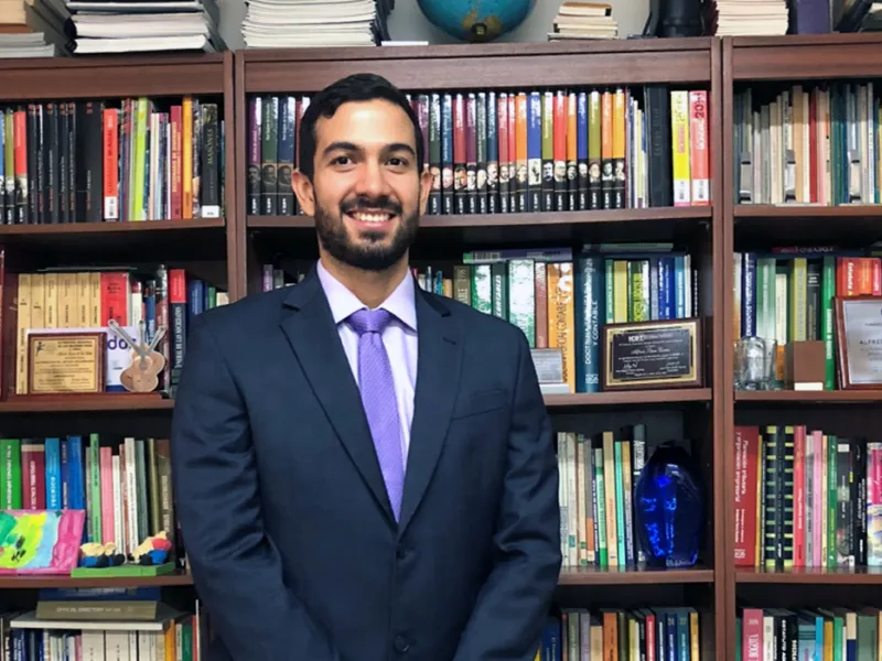 Juan Carlos Velásquez Salazar, egresado de la Especialización en Gestión Tributaria Juan Carlos Velásquez Salazar, egresado de la Especialización en Gestión Tributaria