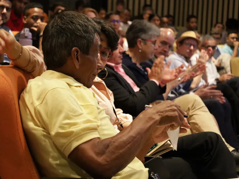 Construyendo puentes hacia la paz: Embajadores de los Países Bajos y líderes de la región se reúnen en la Javeriana Cali Construyendo puentes hacia la paz: Embajadores de los Países Bajos y líderes de la región se reúnen en la Javeriana Cali