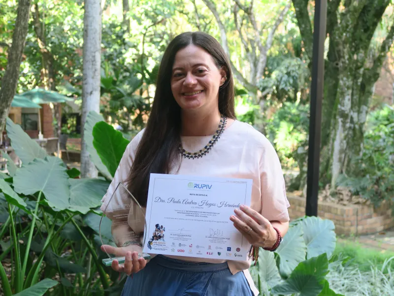 Paula Hoyos, investigadora Javeriana Paula Hoyos, investigadora Javeriana