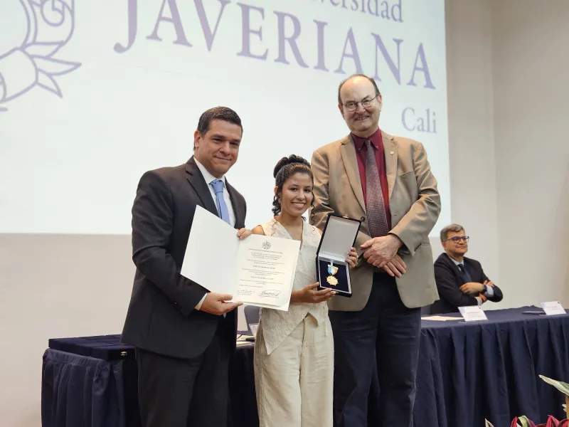 Cruz San Pedro Claver: 25 estudiantes reconocidos por sus calidades humanas y espíritu javeriano
