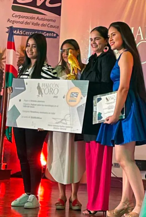 Programa radial Sintonía Javeriana, ganador del premio Halcón de Oro 2022 Programa radial Sintonía Javeriana, ganador del premio Halcón de Oro 2022