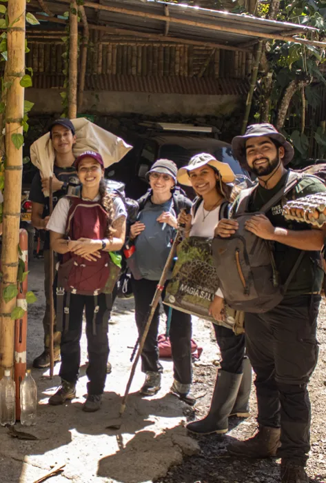 Un legado de conservación: la travesía de los estudiantes de Biología que hacen parte del equipo de investigación de la Fundación Farallones