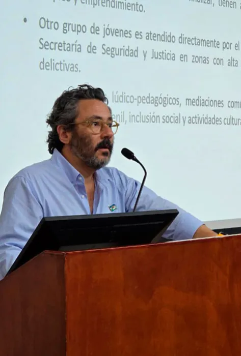 Jairo García, secretario de Seguridad y Justicia de Santiago de Cali en conferencia en la Javeriana Cali