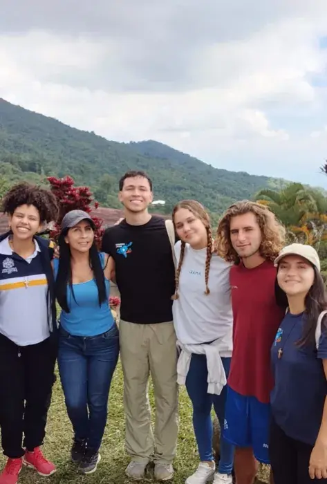 Campamento Misión / otra forma de escuchar la vida